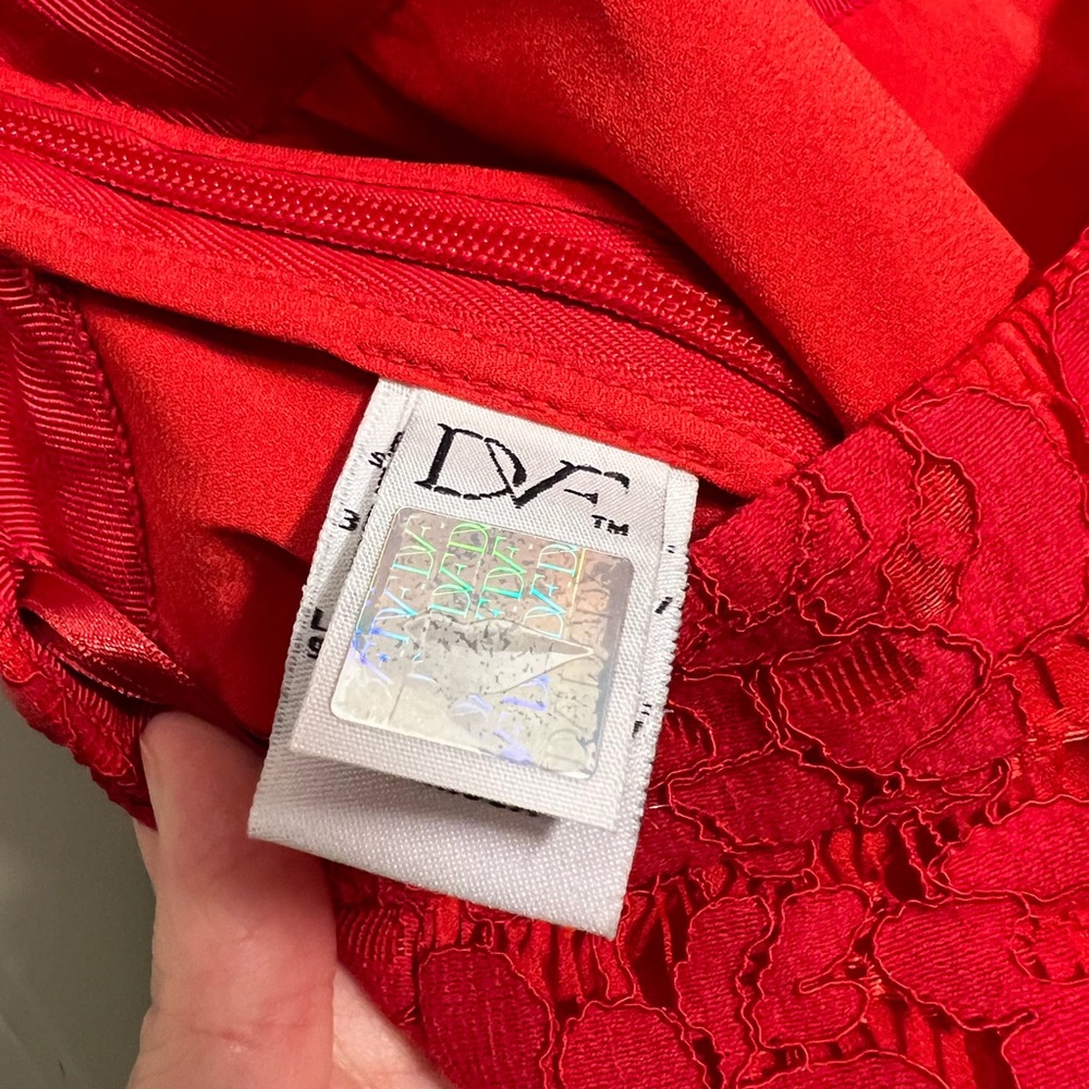DVF Alma Lace Cutout Dress in Scandal - Size 0 - Picture 4 of 13